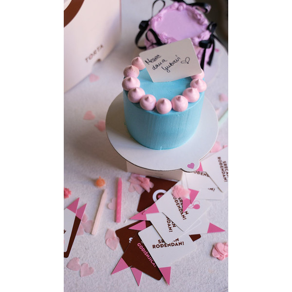 2-Mini torta - puf plava