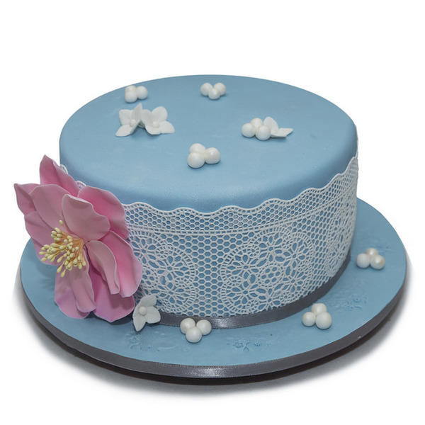 Čipkano/cvetna plava torta